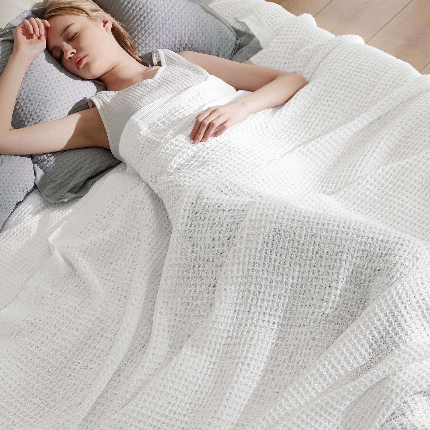 image:imageBedsure 100 Cotton Blanket Queen Size for Bed Cooling Breathable and Soft for Summer and Fall Thick Cozy Waffle Weave Blanket Gifts for Women White 90x90 Inches01 White