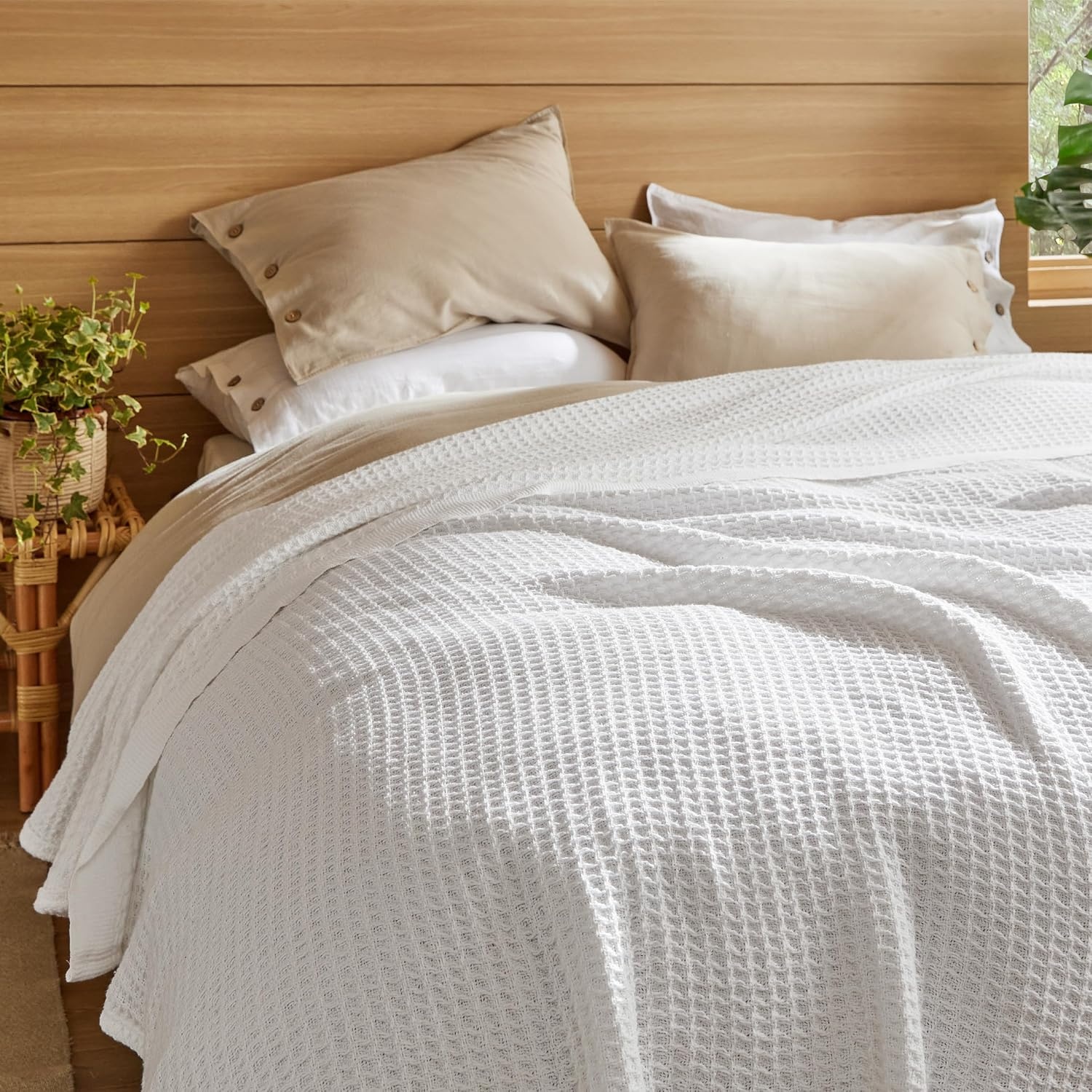 image:imageBedsure 100 Cotton Blanket Queen Size for Bed Cooling Breathable and Soft for Summer and Fall Thick Cozy Waffle Weave Blanket Gifts for Women White 90x90 Inches01 White