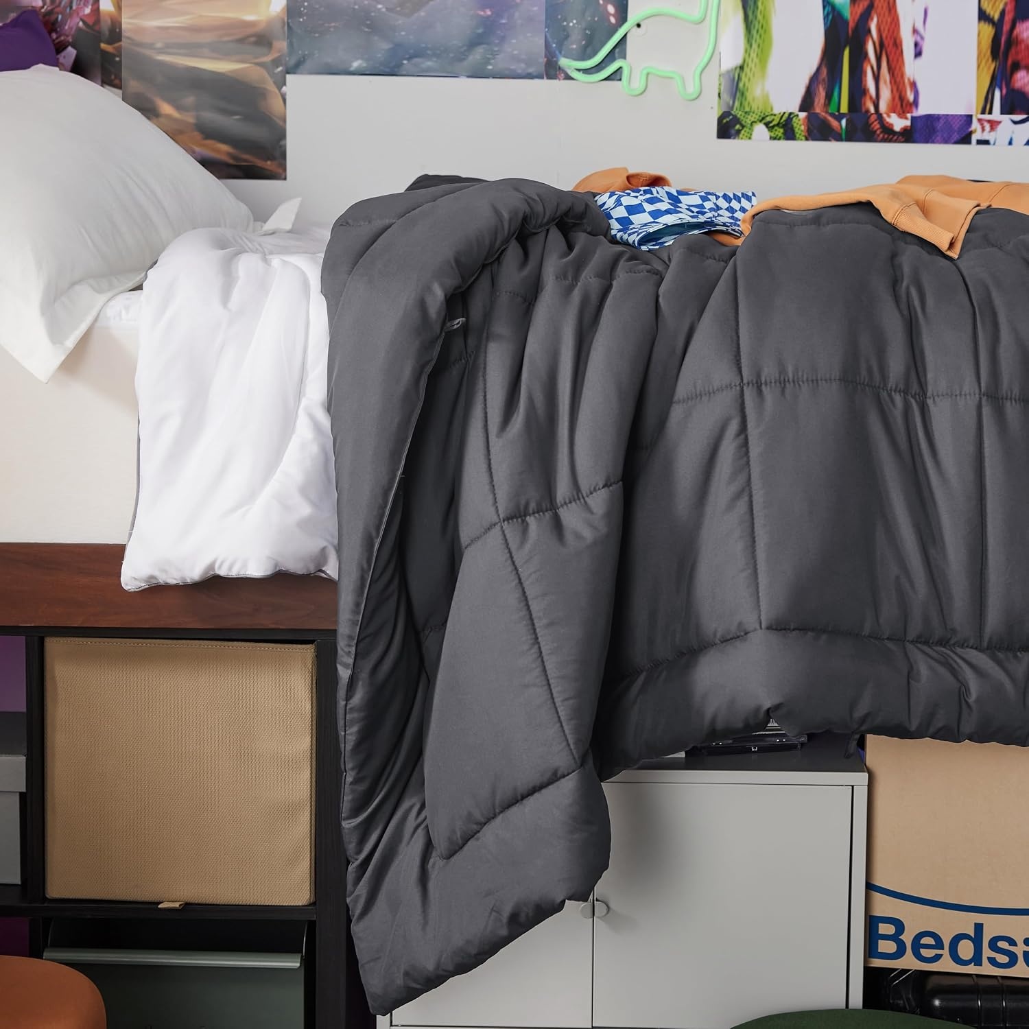 image:imageBedsure Comforter Duvet Insert Quilted Comforters Queen Size All Season Duvet GentleSoft Down Alternative Bedding Blanket with 8 Tabs Gifts for WomenMen White Queen 88 x 88 InchesGrey