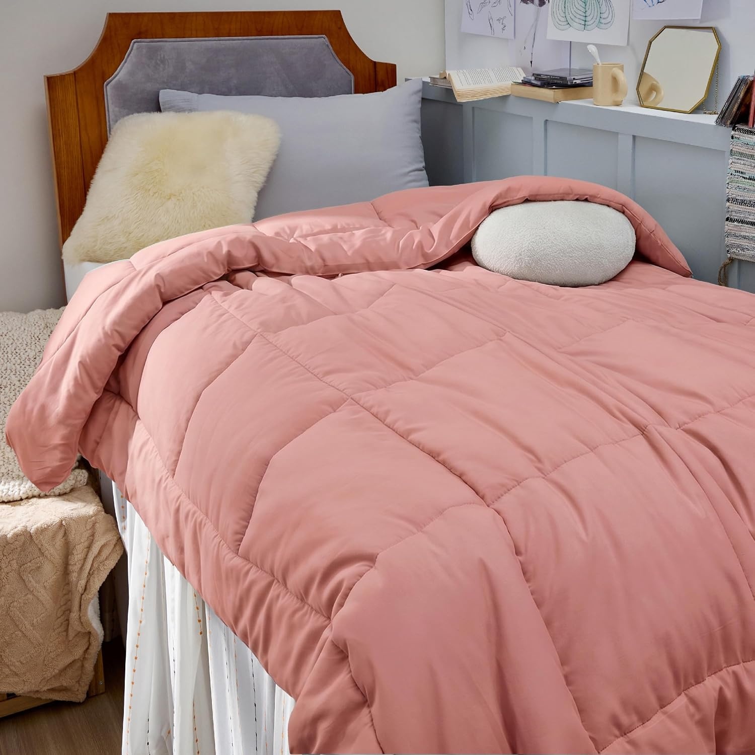 image:imageBedsure Comforter Duvet Insert Quilted Comforters Queen Size All Season Duvet GentleSoft Down Alternative Bedding Blanket with 8 Tabs Gifts for WomenMen White Queen 88 x 88 InchesDusty Pink