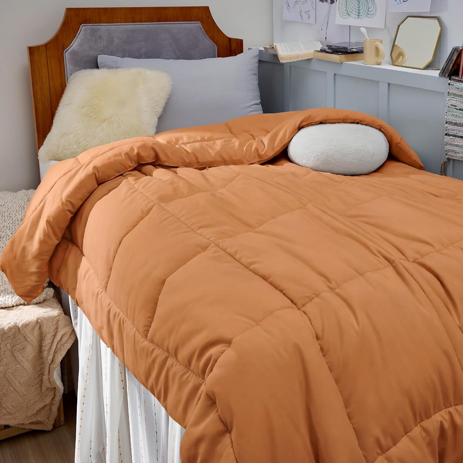 image:imageBedsure Comforter Duvet Insert Quilted Comforters Queen Size All Season Duvet GentleSoft Down Alternative Bedding Blanket with 8 Tabs Gifts for WomenMen White Queen 88 x 88 InchesBurnt Orange