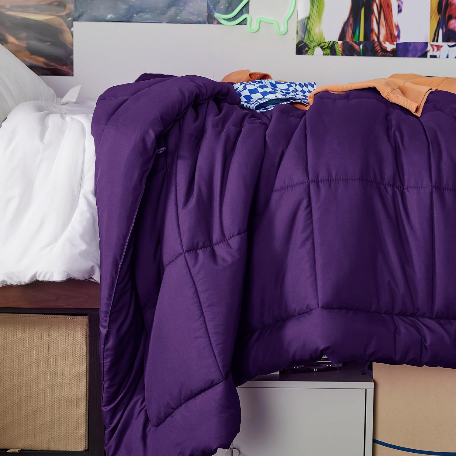 image:imageBedsure Comforter Duvet Insert Quilted Comforters Queen Size All Season Duvet GentleSoft Down Alternative Bedding Blanket with 8 Tabs Gifts for WomenMen White Queen 88 x 88 InchesPurple
