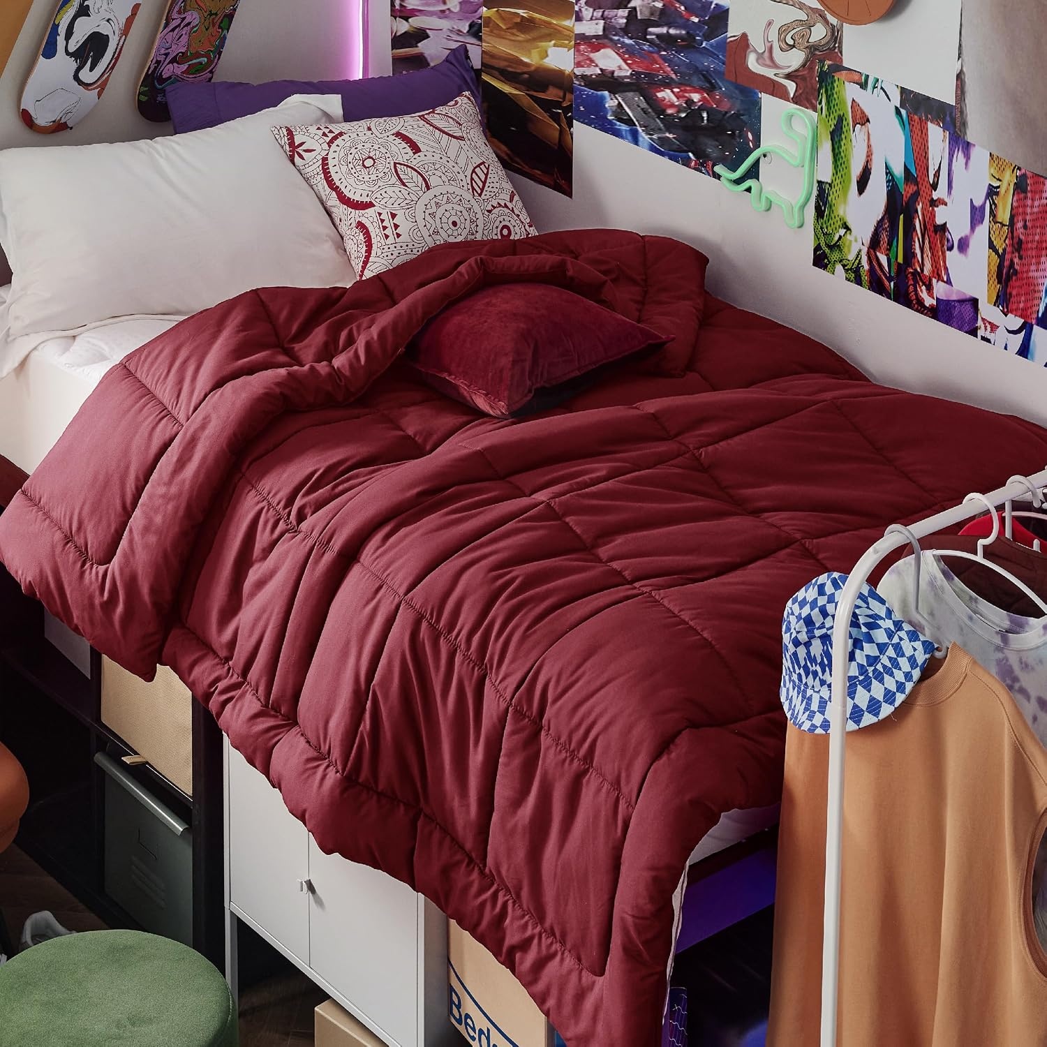 image:imageBedsure Comforter Duvet Insert Quilted Comforters Queen Size All Season Duvet GentleSoft Down Alternative Bedding Blanket with 8 Tabs Gifts for WomenMen White Queen 88 x 88 InchesBurgundy