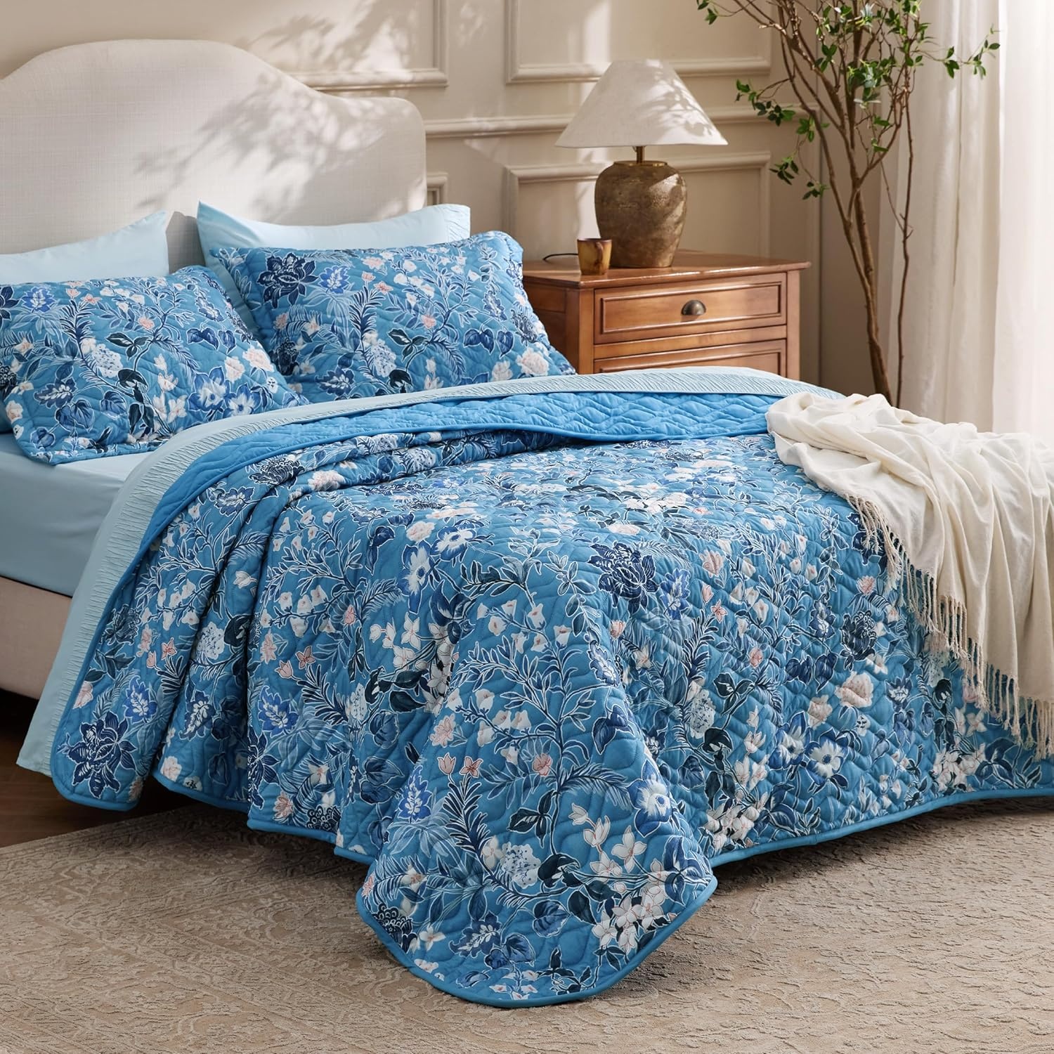 image:imageBedsure Floral Quilts Queen Size Reversible Botanical Floral Comforter Bedding Bedspread Coverlet Lightweight AllSeason Comfort Green amp White Plaid Parttern Machine Washable 90x96 3 Pcs05 Summer Botanical