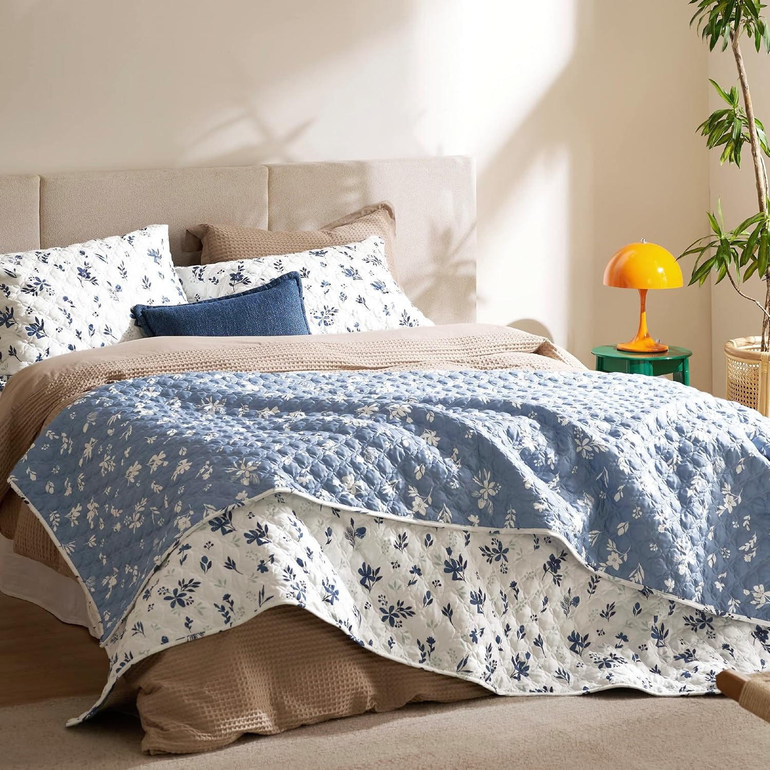 image:imageBedsure Floral Quilts Queen Size Reversible Botanical Floral Comforter Bedding Bedspread Coverlet Lightweight AllSeason Comfort Green amp White Plaid Parttern Machine Washable 90x96 3 Pcs01 Daisy
