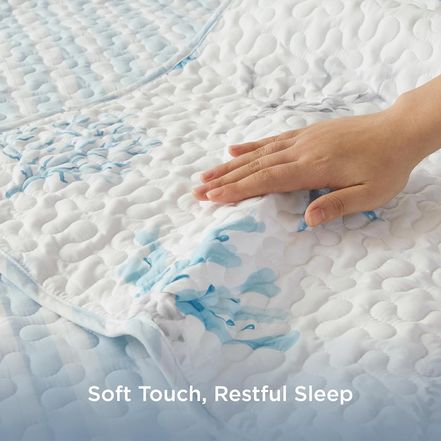 image:imageBedsure Floral Quilts Queen Size Reversible Botanical Floral Comforter Bedding Bedspread Coverlet Lightweight AllSeason Comfort Green amp White Plaid Parttern Machine Washable 90x96 3 Pcs00 Ocean White