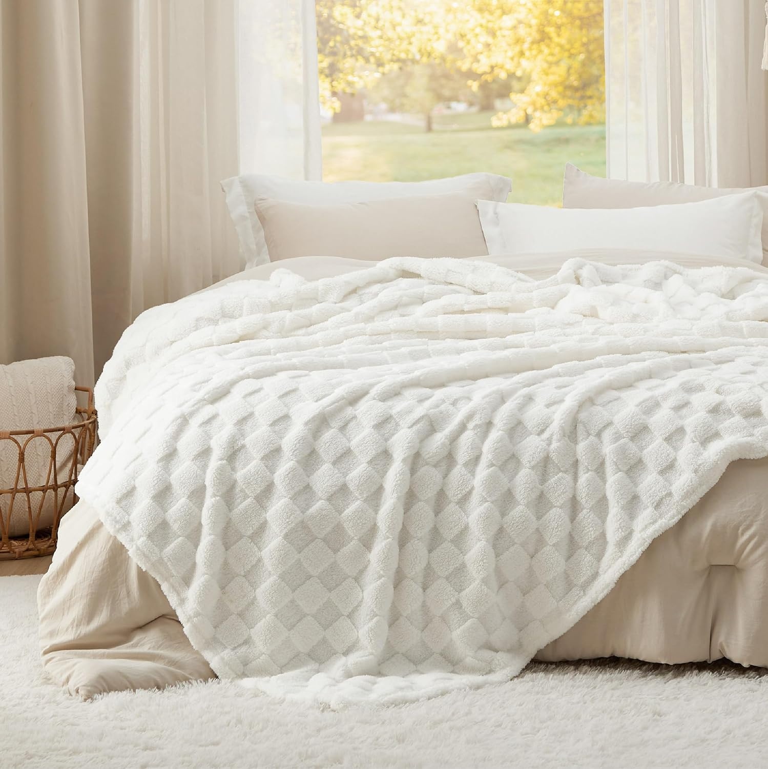 image:imageBedsure GentleSoft Sage Green Throw Blanket for Couch Checkered Cute Fleece Blankets Soft Cozy Summer Throw for Bedroom Home Decor Gifts for Mom Girls Green 50x60 InchesWhite