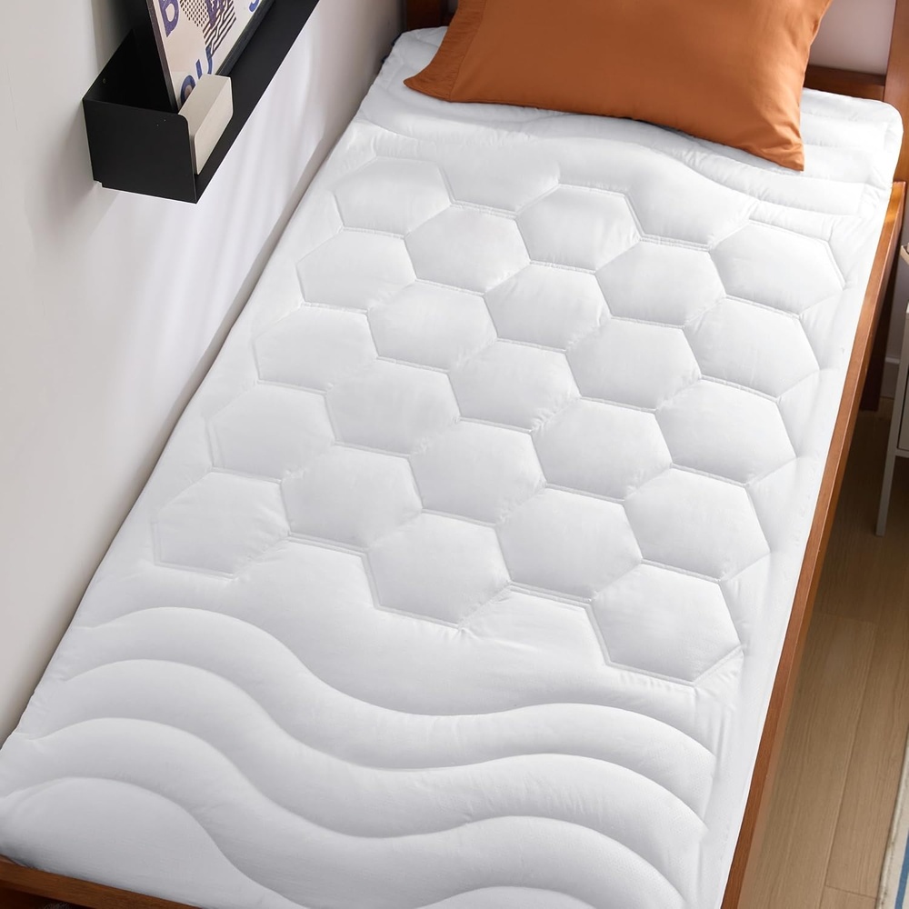 image:imageBedsure Queen Mattress Pad  Quilted Fitted Mattress Topper Protector with 821 Inches Deep Pocket Noiseless Breathable Bed Cover Padded Machine Washable White 60x80 InchesWhite