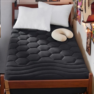Bedsure Queen Mattress Pad – Quilted Fitted Mattress Topper Protector with 8-21 Inches Deep Pocket, Noiseless Breathable Bed Cover Padded, Machine Washable, White, 60×80 Inches(Black)