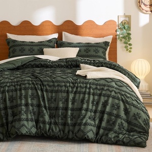 Bedsure Twin XL Comforter Set – White Comforter, Boho Tufted Distressed Vintage Bedding for Kids, 2 Pieces Farmhouse-Style Bed Set for All Seasons, Fluffy Soft Bedding with 1 Pillow Sham(09 – Olive Green – Wave Like)