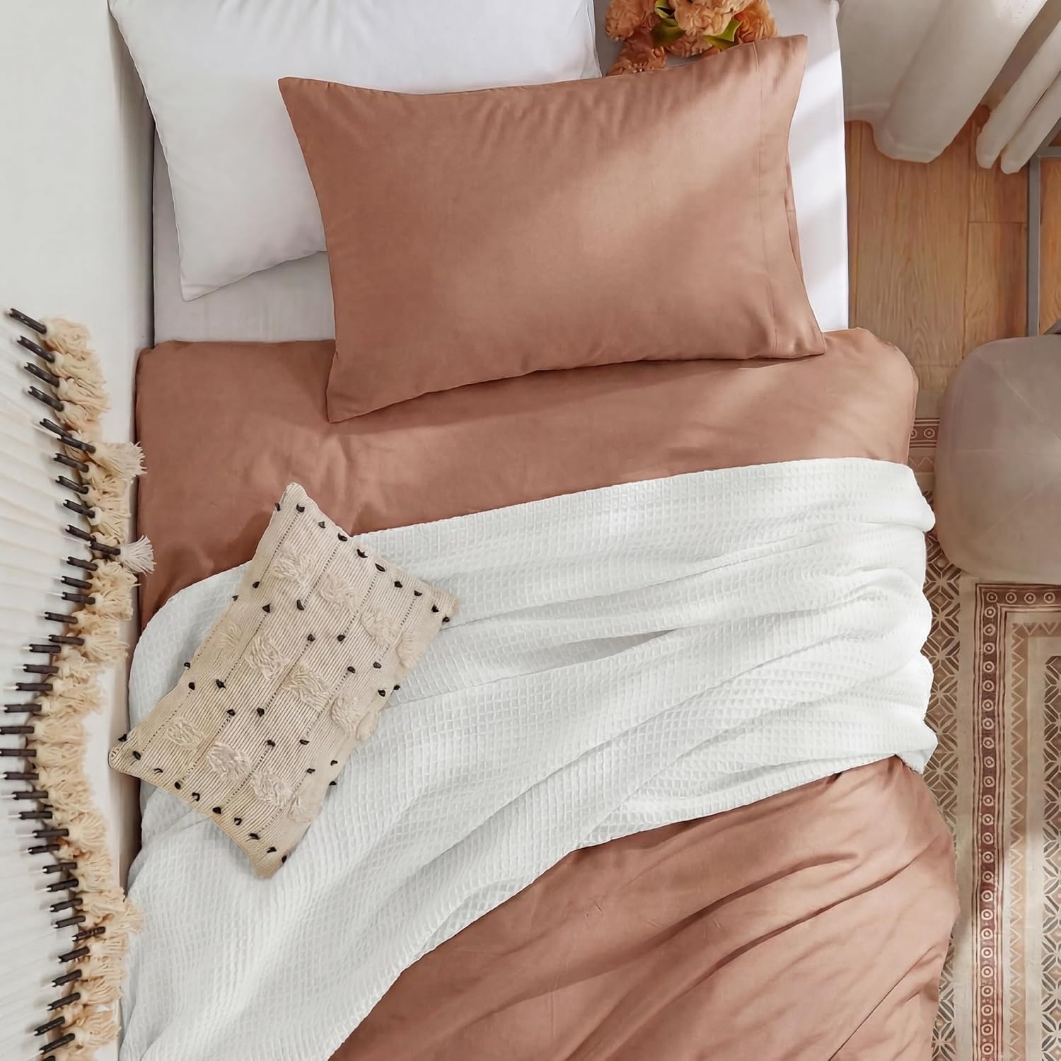 image:imageBedsure White Duvet Cover Queen Size 3 Pieces Prewashed CottonLike Polyester Extra Soft Bedding Set Includes 1 Duvet Cover 90x90 Inches with Zipper Closure amp 2 Pillow Shams Comforter Not Included02 Mocha Mousse No Comforter