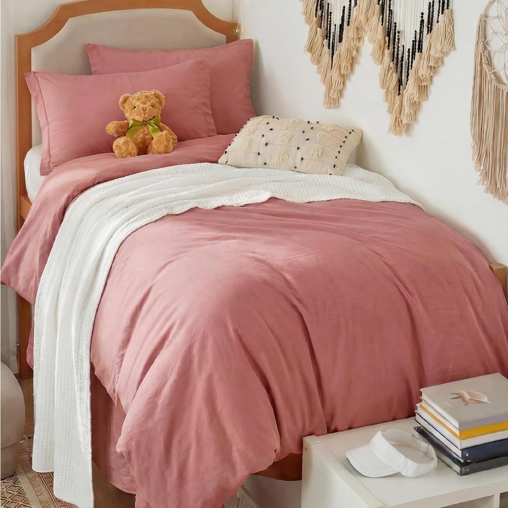 image:imageBedsure White Duvet Cover Queen Size 3 Pieces Prewashed CottonLike Polyester Extra Soft Bedding Set Includes 1 Duvet Cover 90x90 Inches with Zipper Closure amp 2 Pillow Shams Comforter Not Included09 Clay Pink No Comforter