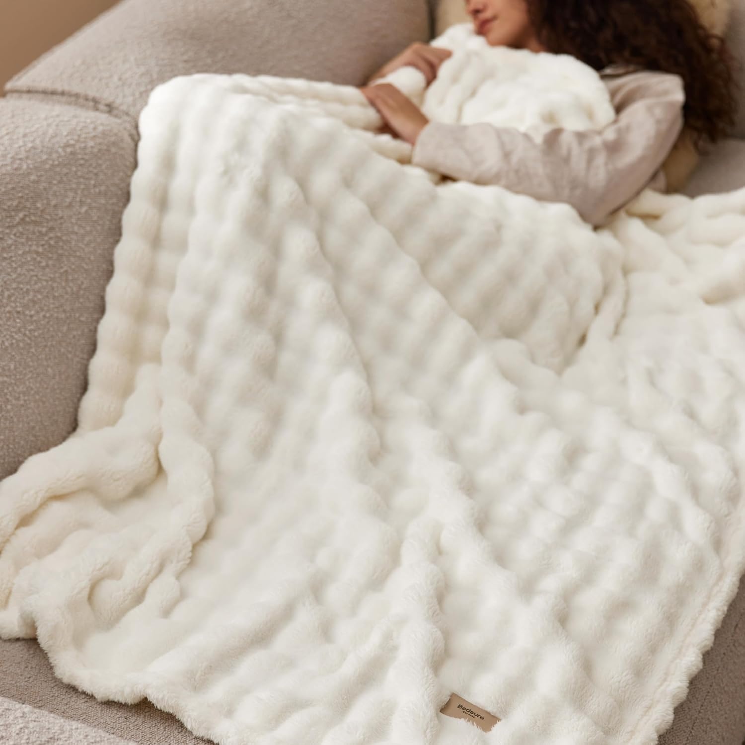 image:imageBedsure 3D Fleece Bubble Blankets for Couch Cute Pink Throw Blanket for Sofa Bedroom Decor Luxury Soft Cozy Pink Birthday Gifts for Women Girls Lightweight Light Pink 506001 Off White