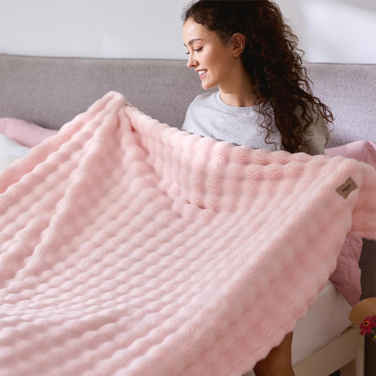 image:imageBedsure 3D Fleece Bubble Blankets for Couch Cute Pink Throw Blanket for Sofa Bedroom Decor Luxury Soft Cozy Pink Birthday Gifts for Women Girls Lightweight Light Pink 5060Pink