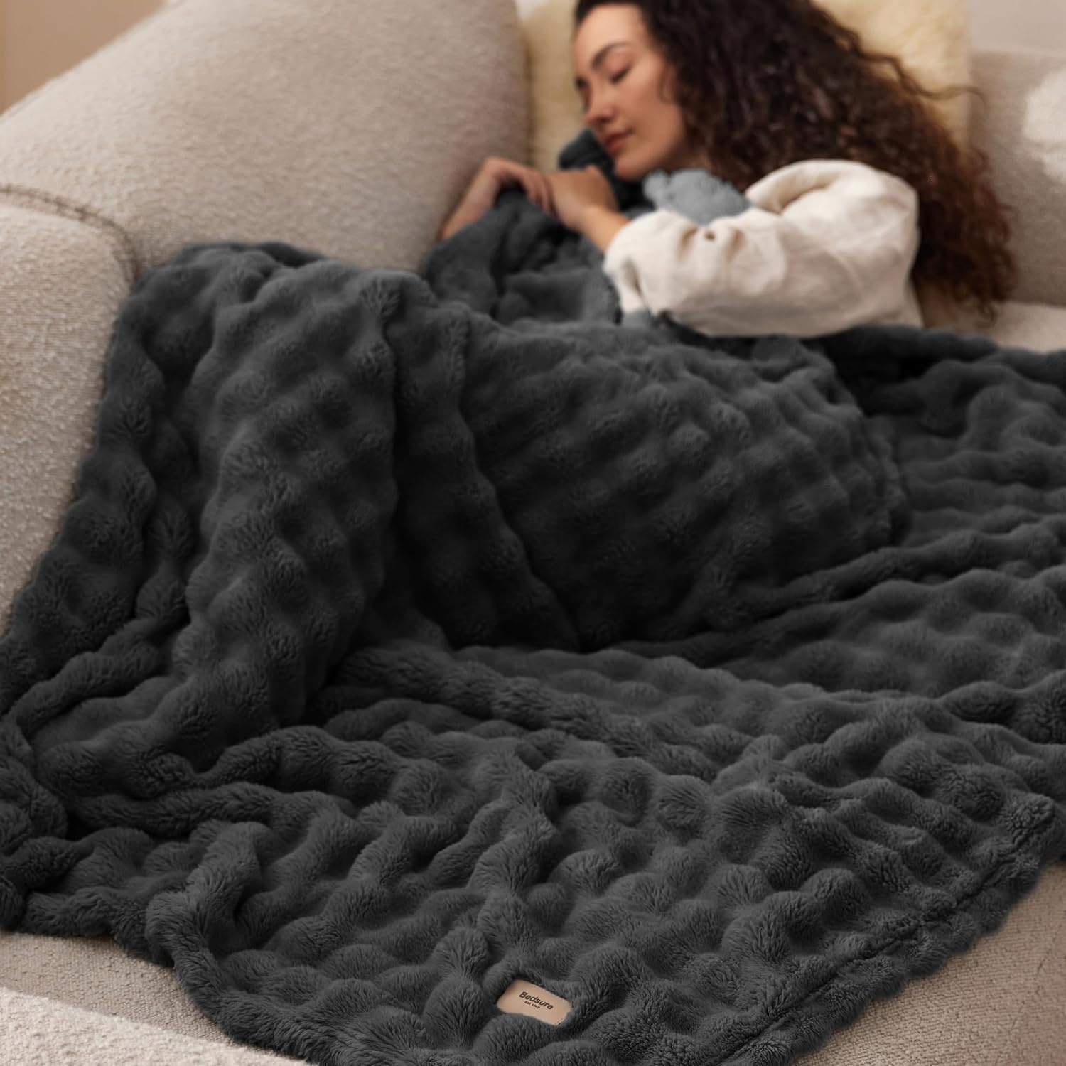 image:imageBedsure 3D Fleece Bubble Blankets for Couch Cute Pink Throw Blanket for Sofa Bedroom Decor Luxury Soft Cozy Pink Birthday Gifts for Women Girls Lightweight Light Pink 5060Dark Grey