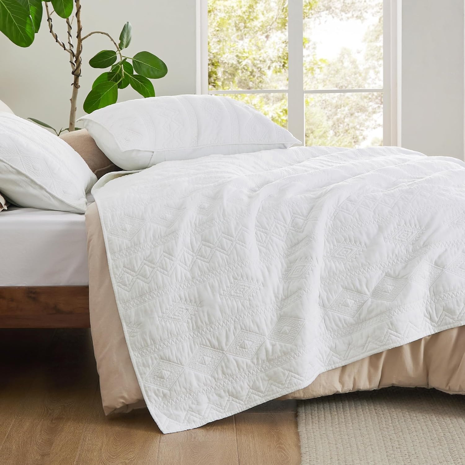 image:imageBedsure PureWoven 100 Cotton Quilt Set King Bedspread Dusty Blue Lightweight Breathable Coverlet amp 2 Pillow Shams 3Piece Geometric Bedding Set AllSeason Machine Washable 106x96 in02 White Tribal Geometry