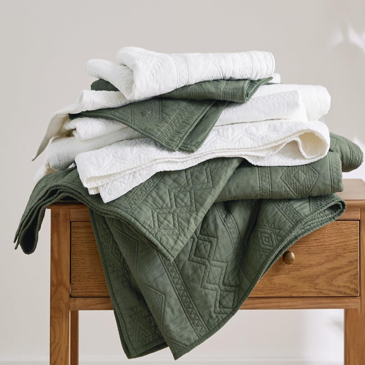 image:imageBedsure PureWoven 100 Cotton Quilt Set King Bedspread Dusty Blue Lightweight Breathable Coverlet amp 2 Pillow Shams 3Piece Geometric Bedding Set AllSeason Machine Washable 106x96 in01 Olive Green Tribal Geometry