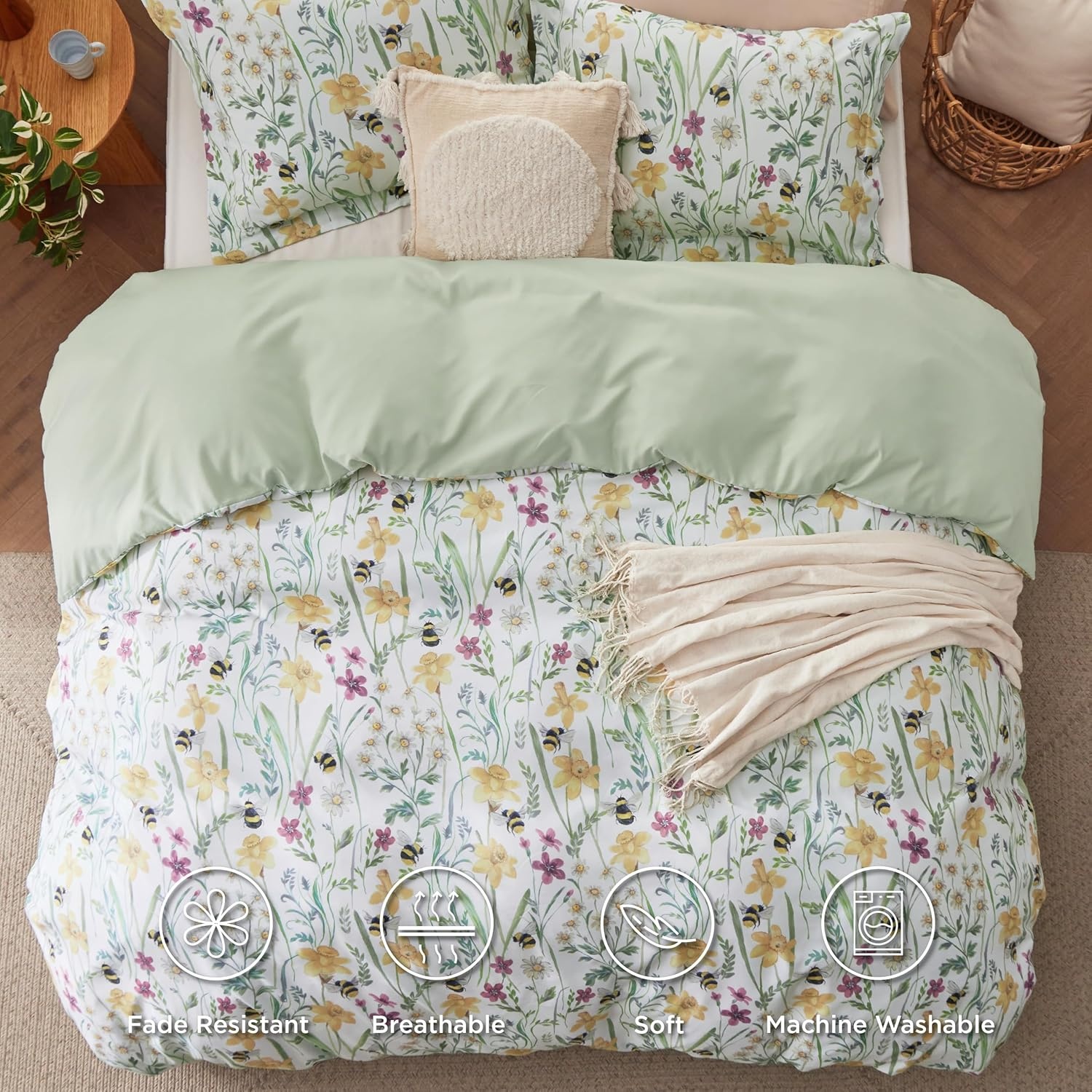image:imageBedsure Duvet Cover King Size Reversible Navy Blue King Duvet Cover Set with Zipper Closure 3 Pieces Floral Patterned Bedding Set with 8 Corner Ties and 2 Pillow Shams15 Green Floral No Comforter