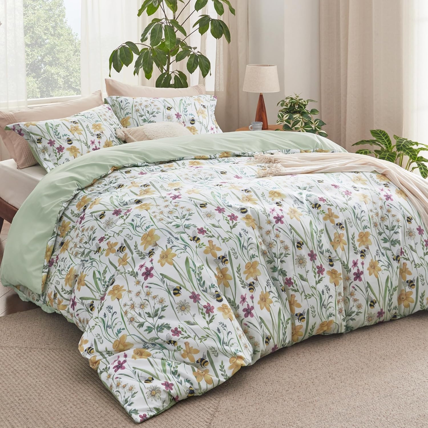image:imageBedsure Duvet Cover King Size Reversible Navy Blue King Duvet Cover Set with Zipper Closure 3 Pieces Floral Patterned Bedding Set with 8 Corner Ties and 2 Pillow Shams15 Green Floral No Comforter