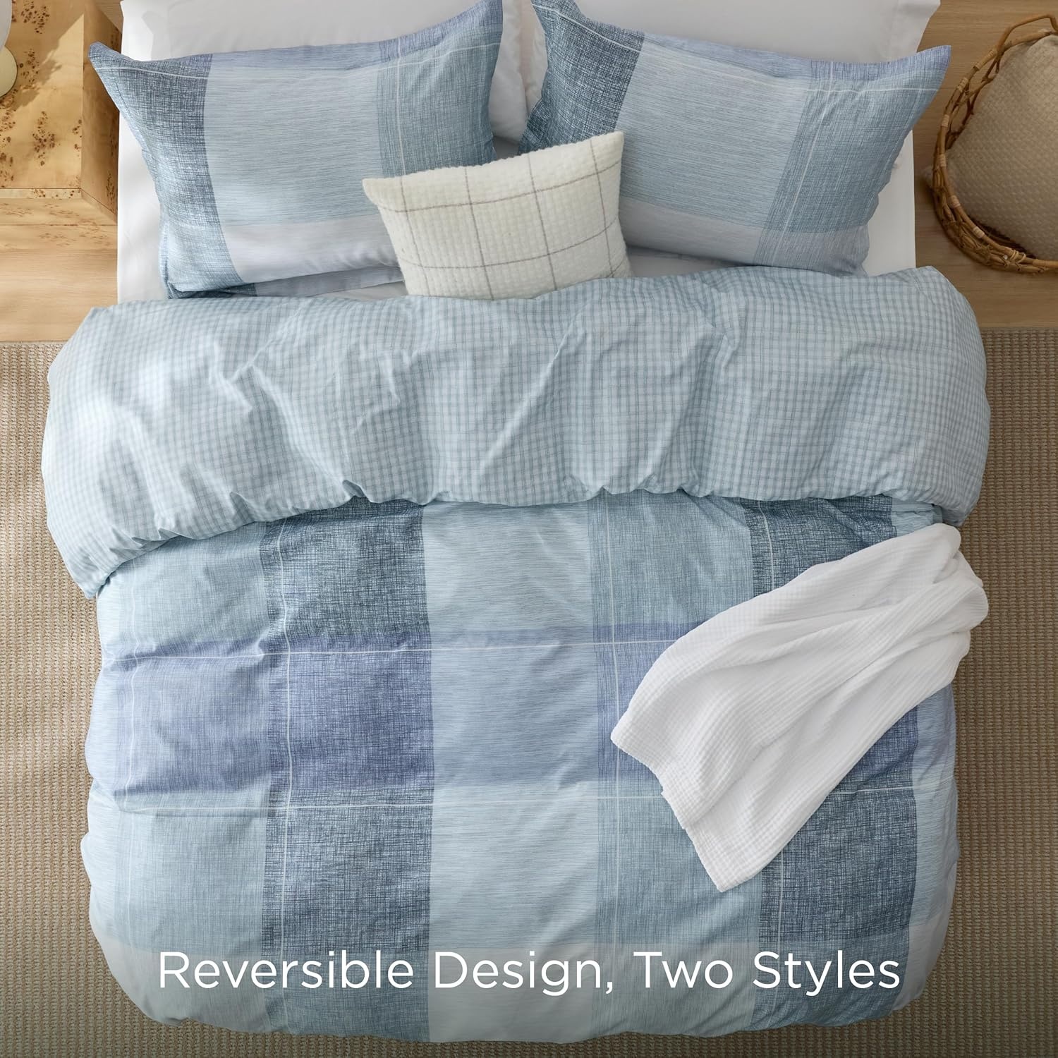image:imageBedsure Duvet Cover King Size Reversible Navy Blue King Duvet Cover Set with Zipper Closure 3 Pieces Floral Patterned Bedding Set with 8 Corner Ties and 2 Pillow Shams01 Blue No Comforter