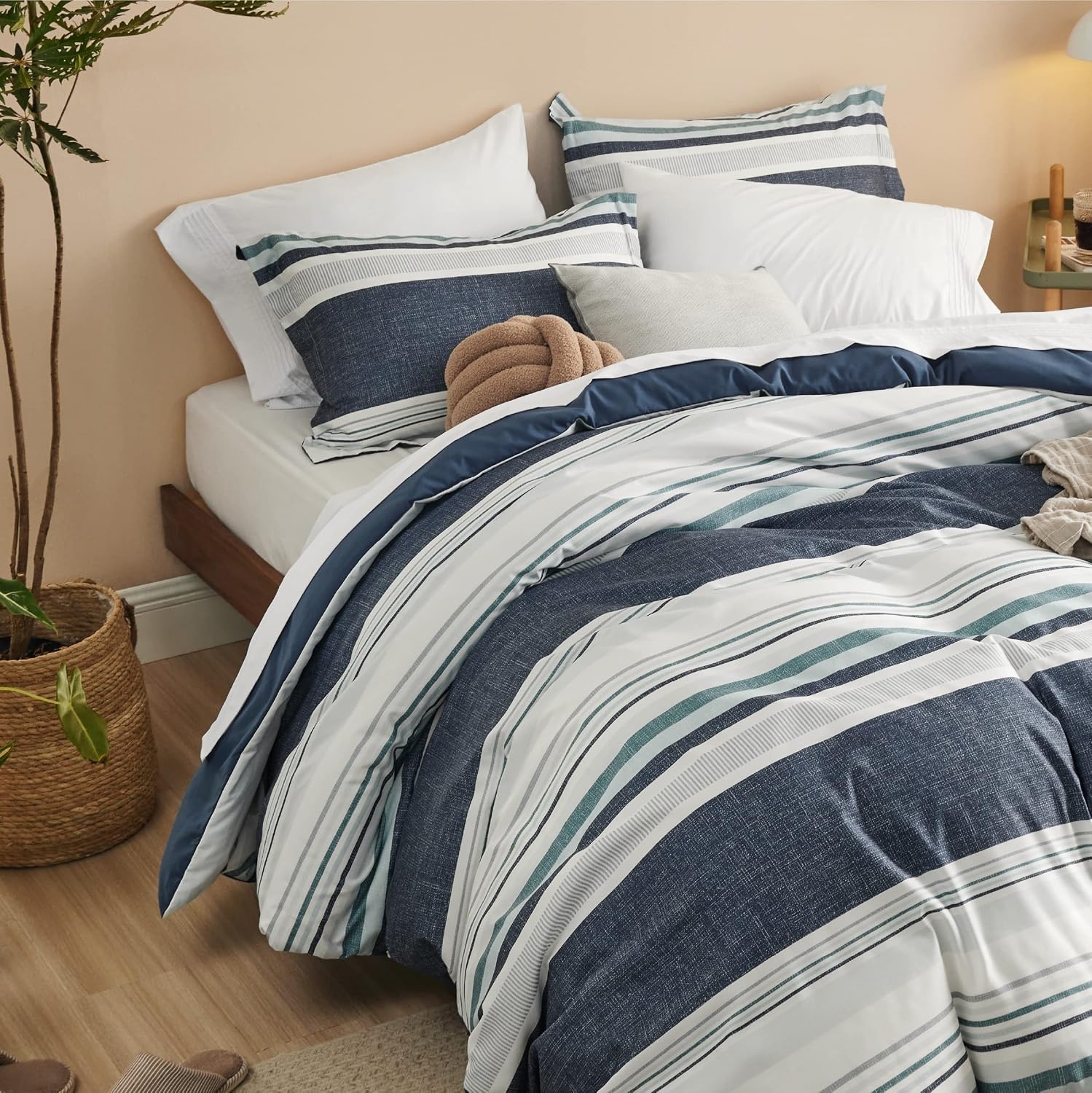 image:imageBedsure Duvet Cover King Size Reversible Navy Blue King Duvet Cover Set with Zipper Closure 3 Pieces Floral Patterned Bedding Set with 8 Corner Ties and 2 Pillow Shams09 Blue No Comforter