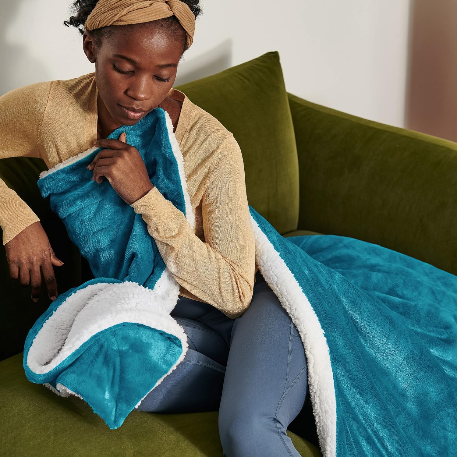image:imageBedsure GentleSoft Sherpa Fleece Throw Blanket for Couch NonHeated Thick amp Warm Cozy Comfort Blanket for Winter Fall Soft Fuzzy Plush Throw Gifts for Women and Men Grey 50x60 Inches09 Teal