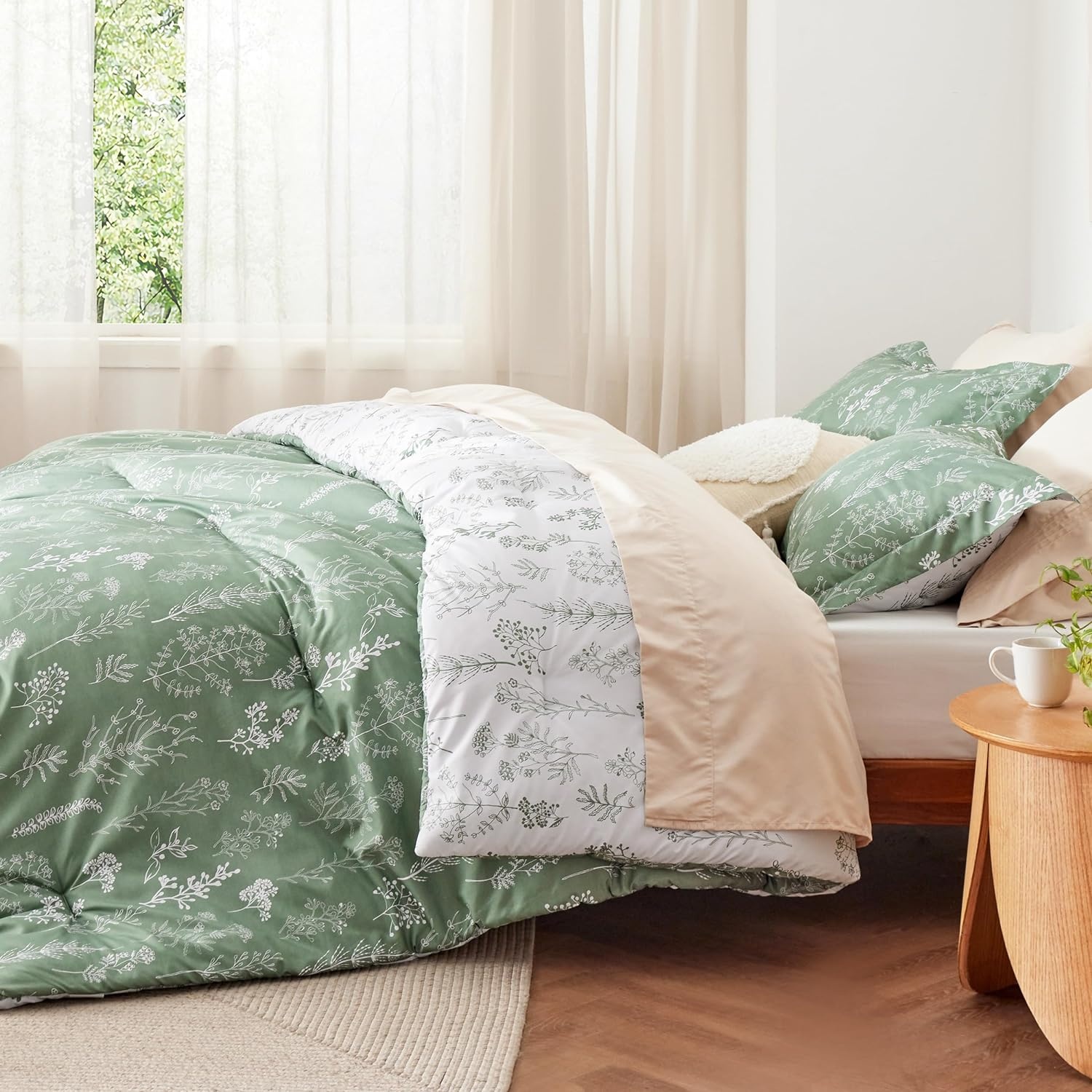 image:imageBedsure Light Grey Queen Comforter Set Reversible Floral Bed Set Soft Summer Lightweight Bedding for Bedroom 1 Soft Botanical Flowers Comforter and 2 Pillow ShamsGreen