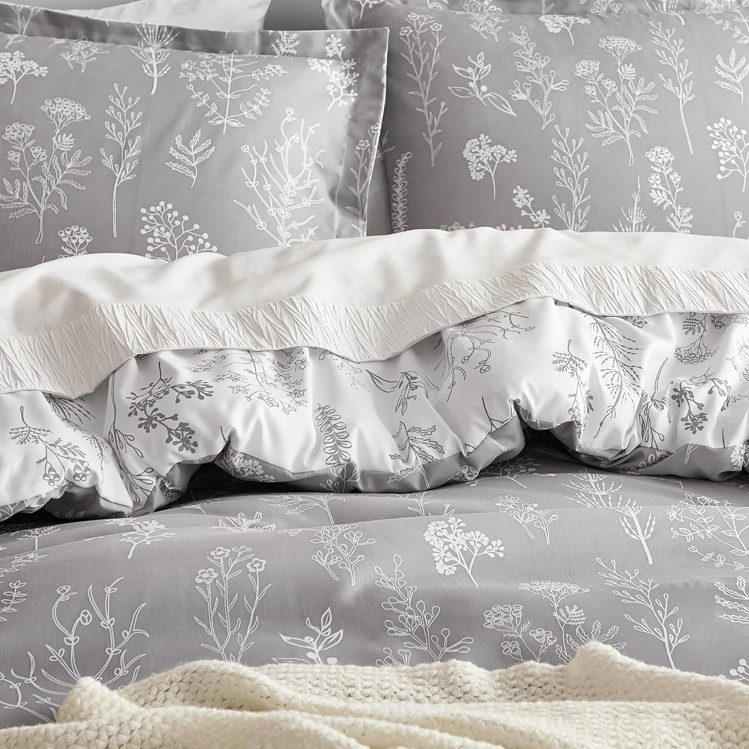 image:imageBedsure Light Grey Queen Comforter Set Reversible Floral Bed Set Soft Summer Lightweight Bedding for Bedroom 1 Soft Botanical Flowers Comforter and 2 Pillow Shams04 Light Grey