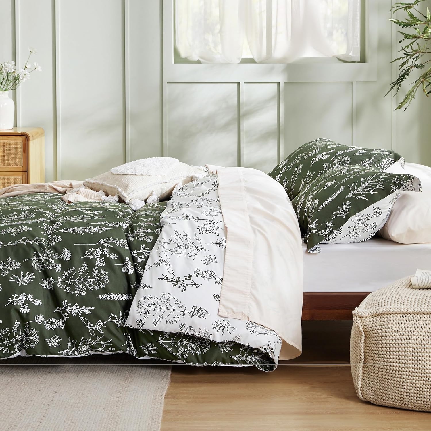 image:imageBedsure Light Grey Queen Comforter Set Reversible Floral Bed Set Soft Summer Lightweight Bedding for Bedroom 1 Soft Botanical Flowers Comforter and 2 Pillow Shams25 Dark Olive Green