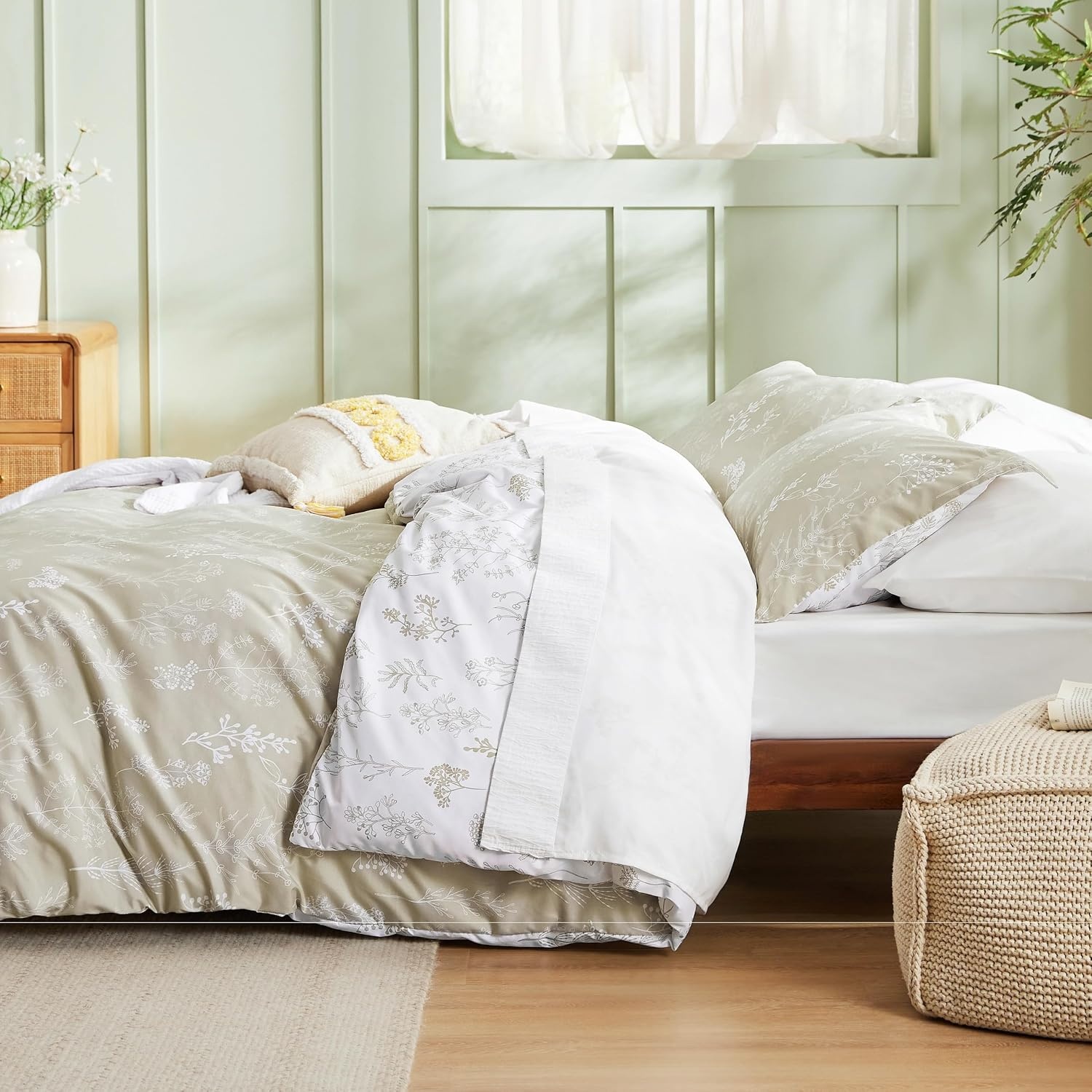 image:imageBedsure Light Grey Queen Comforter Set Reversible Floral Bed Set Soft Summer Lightweight Bedding for Bedroom 1 Soft Botanical Flowers Comforter and 2 Pillow Shams17 Linen