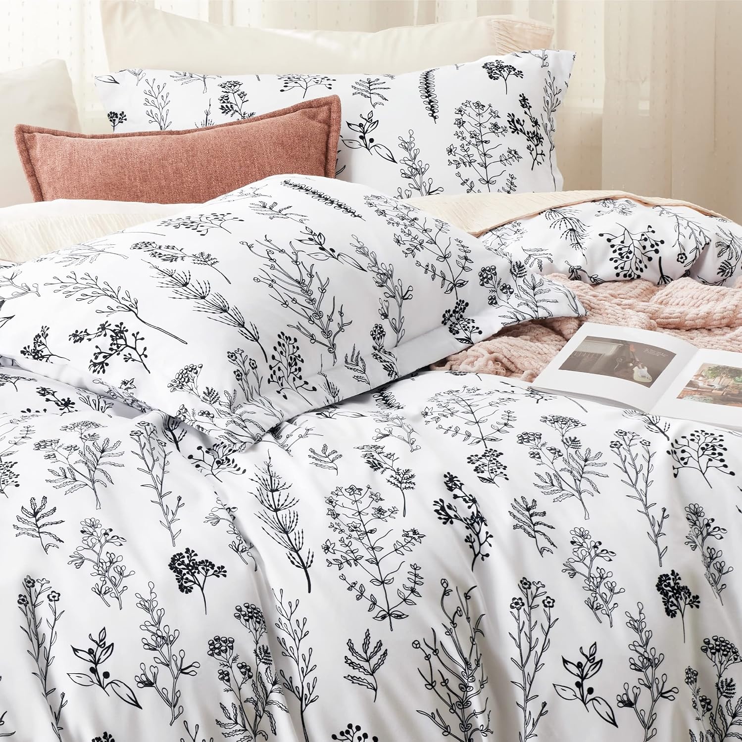 image:imageBedsure Light Grey Queen Comforter Set Reversible Floral Bed Set Soft Summer Lightweight Bedding for Bedroom 1 Soft Botanical Flowers Comforter and 2 Pillow Shams21 Bright White
