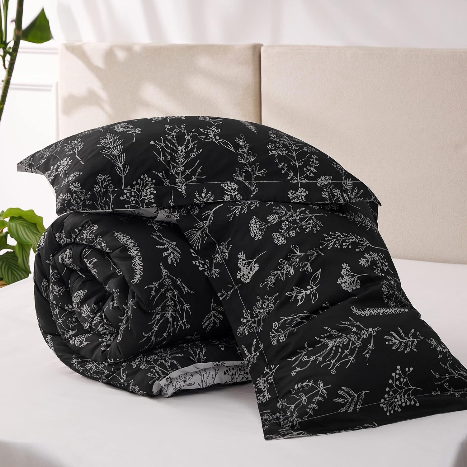 image:imageBedsure Light Grey Queen Comforter Set Reversible Floral Bed Set Soft Summer Lightweight Bedding for Bedroom 1 Soft Botanical Flowers Comforter and 2 Pillow Shams22 Black