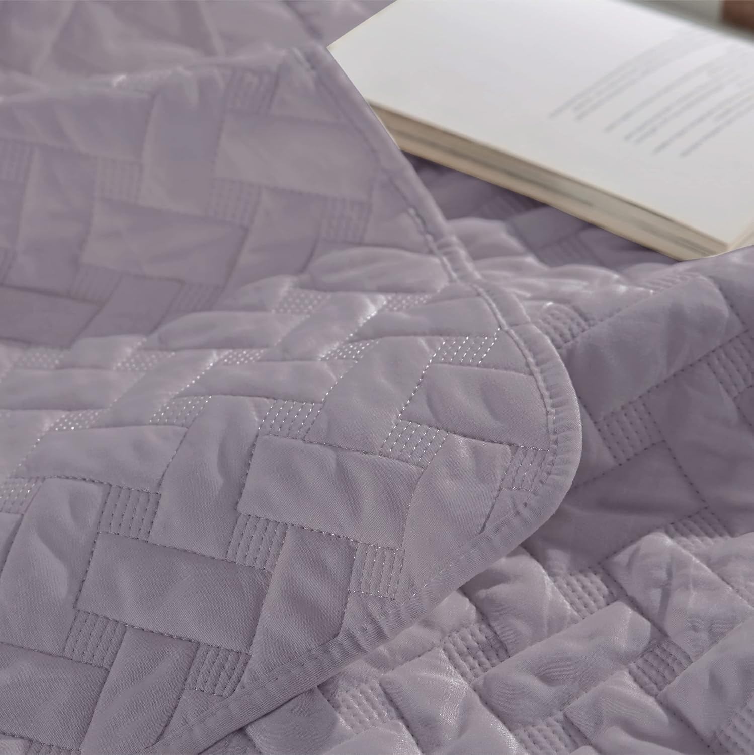 image:imageBedsure Queen Size Quilt Lightweight Comforter Set Mineral Blue Bedspread Coverlet Basket Weave AllSeason Comfort SkinFriendly Soft Breathable Machine Washable 90x96 3 Pcs 2 Pillow Shams22 Light Purple