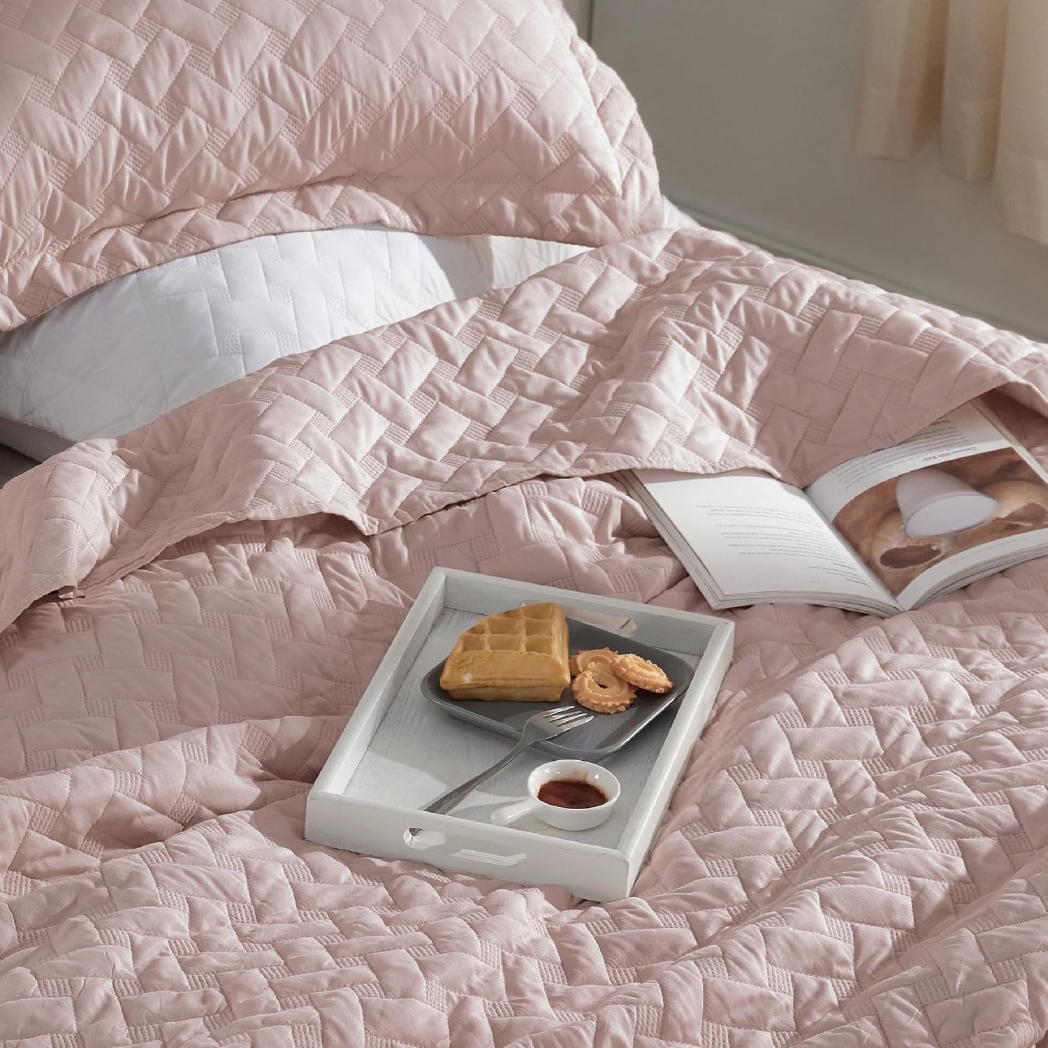 image:imageBedsure Queen Size Quilt Lightweight Comforter Set Mineral Blue Bedspread Coverlet Basket Weave AllSeason Comfort SkinFriendly Soft Breathable Machine Washable 90x96 3 Pcs 2 Pillow Shams23 Dusty Rose