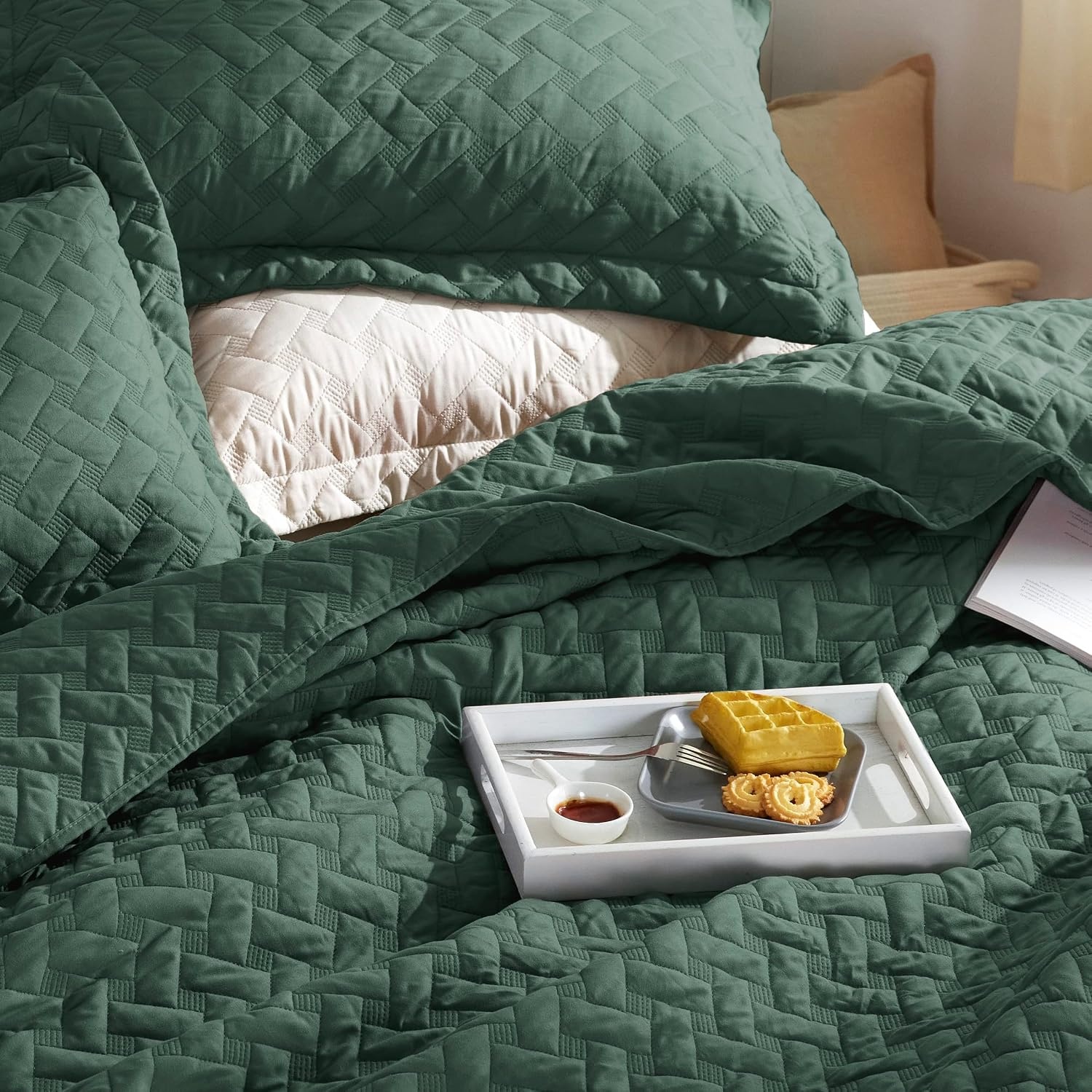 image:imageBedsure Queen Size Quilt Lightweight Comforter Set Mineral Blue Bedspread Coverlet Basket Weave AllSeason Comfort SkinFriendly Soft Breathable Machine Washable 90x96 3 Pcs 2 Pillow Shams07 Dark Green