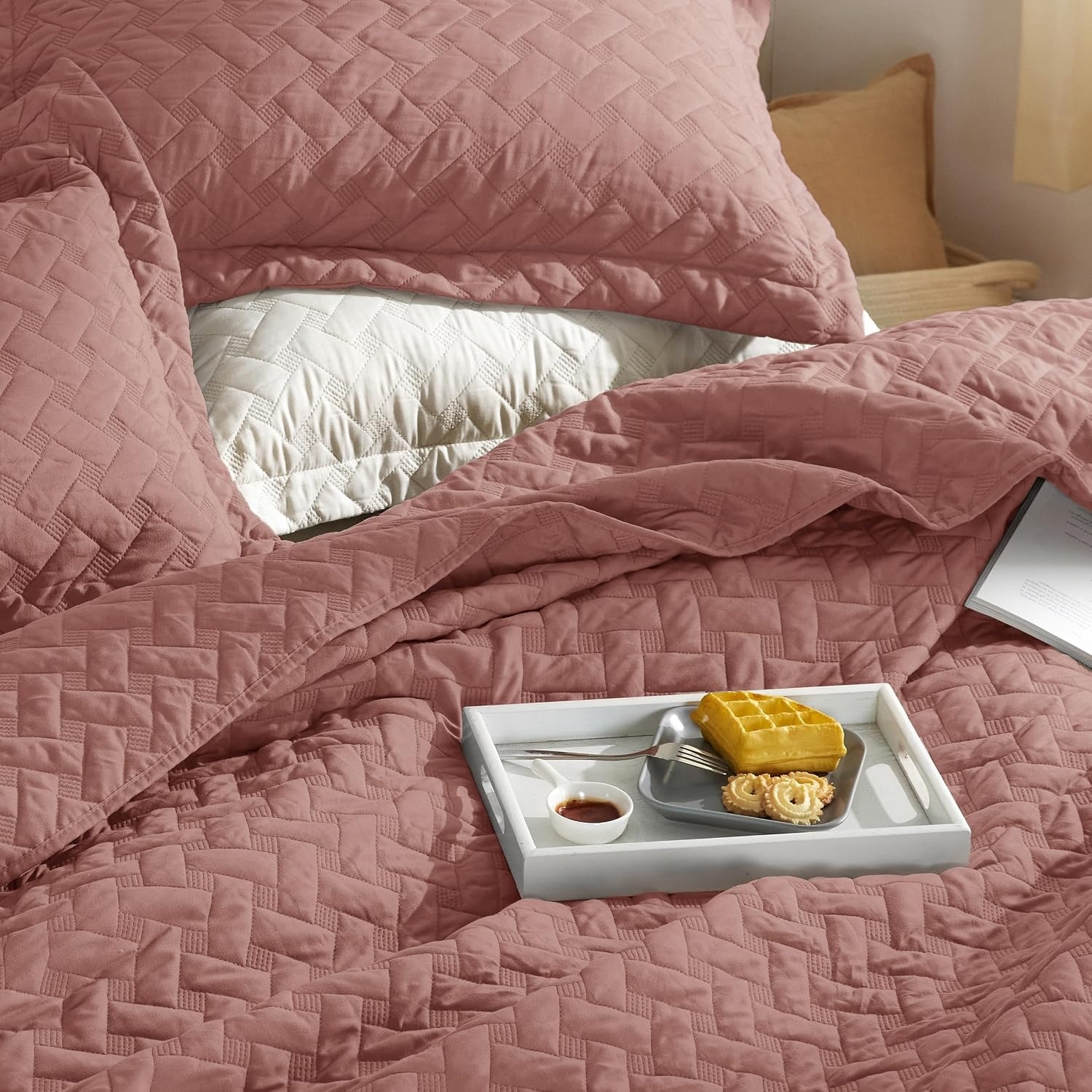 image:imageBedsure Queen Size Quilt Lightweight Comforter Set Mineral Blue Bedspread Coverlet Basket Weave AllSeason Comfort SkinFriendly Soft Breathable Machine Washable 90x96 3 Pcs 2 Pillow Shams24 Grayish Pink
