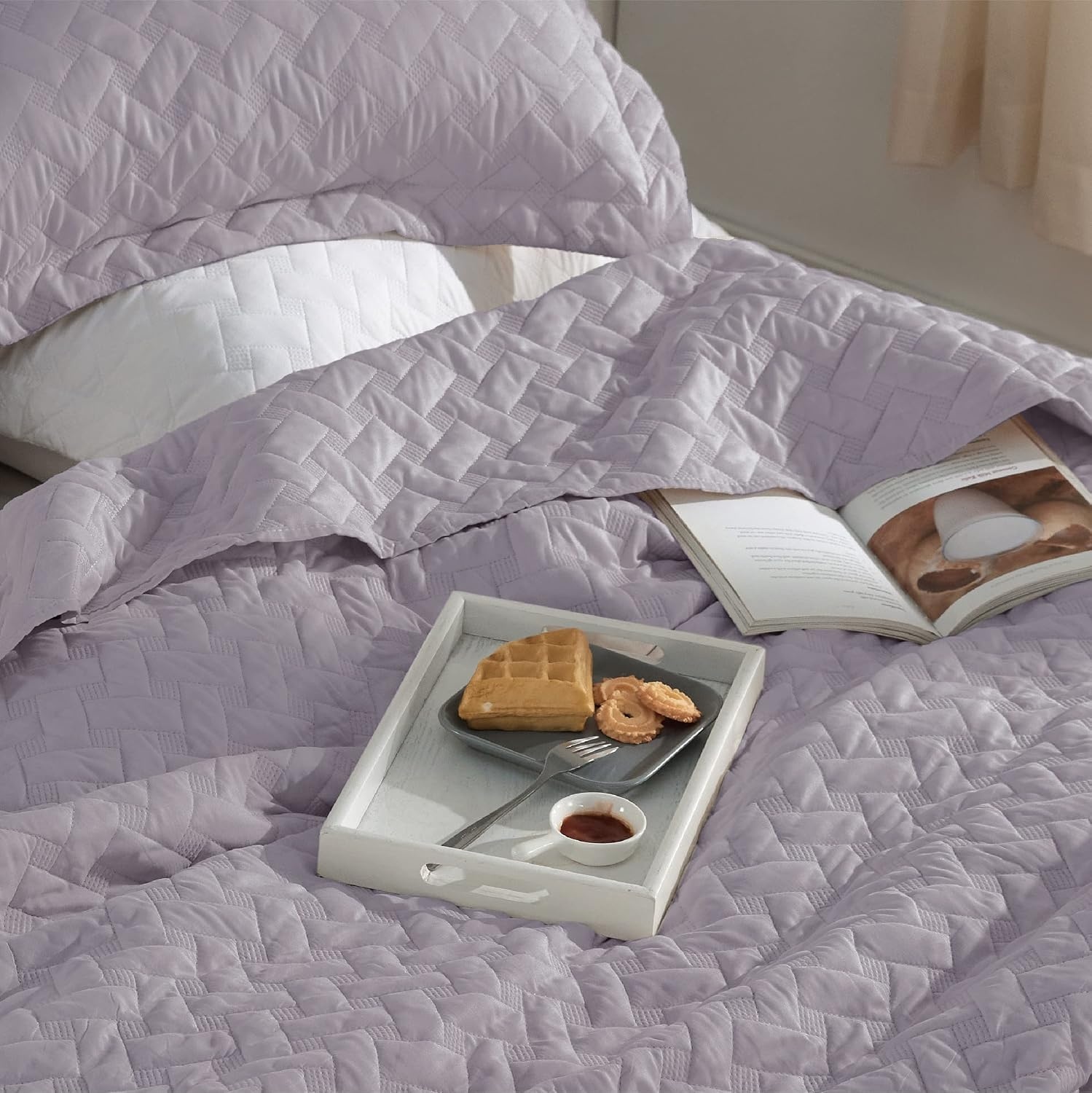 image:imageBedsure Queen Size Quilt Lightweight Comforter Set Mineral Blue Bedspread Coverlet Basket Weave AllSeason Comfort SkinFriendly Soft Breathable Machine Washable 90x96 3 Pcs 2 Pillow Shams22 Light Purple