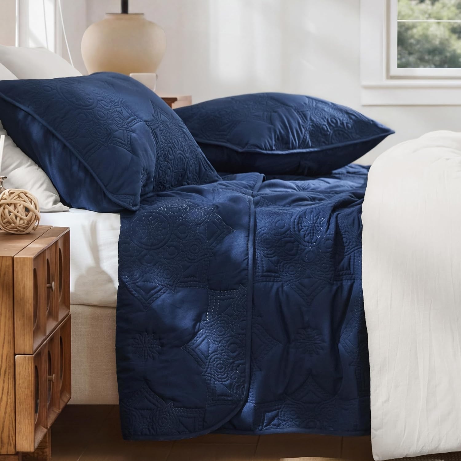 image:imageBedsure Quilts Queen Size Bedspread Thin Comforter Charcoal Coverlet AllSeason Bedding Soft Modern Clover Pattern StitchFree QuiltTech PetFriendly Machine Washable 90x96in 3 Pcs04 Navy Blue Floral