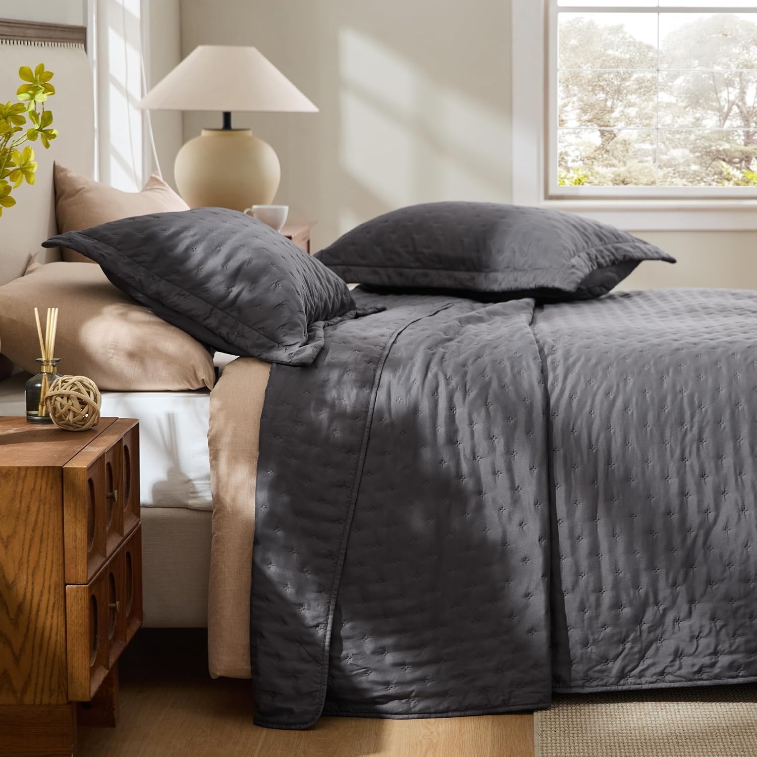image:imageBedsure Quilts Queen Size Bedspread Thin Comforter Charcoal Coverlet AllSeason Bedding Soft Modern Clover Pattern StitchFree QuiltTech PetFriendly Machine Washable 90x96in 3 Pcs19 Charcoal Clover