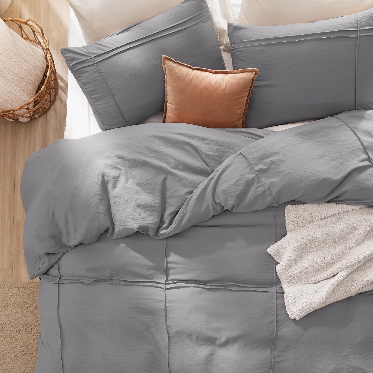 image:imageBedsure Textured Duvet Cover King Size Soft amp Breathable Comforter Cover for All Season 3 Pieces WrinkleResistant Zipper Bedding with 8 Corner Ties Olive Green09 Grey Grid No Comforter