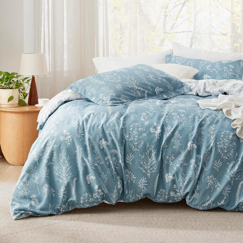 image:imageBedsure Duvet Cover King Size Reversible Navy Blue King Duvet Cover Set with Zipper Closure 3 Pieces Floral Patterned Bedding Set with 8 Corner Ties and 2 Pillow Shams10 Mineral Blue No Comforter
