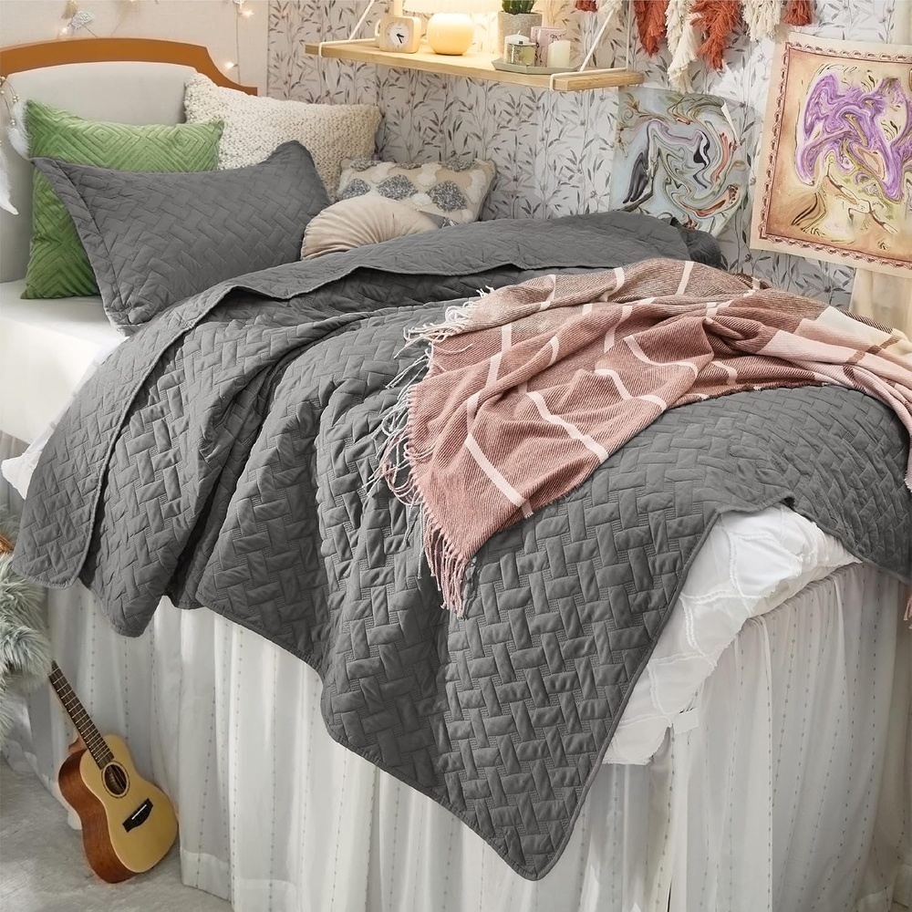 image:imageBedsure Queen Size Quilt Lightweight Comforter Set Mineral Blue Bedspread Coverlet Basket Weave AllSeason Comfort SkinFriendly Soft Breathable Machine Washable 90x96 3 Pcs 2 Pillow Shams01 Grey