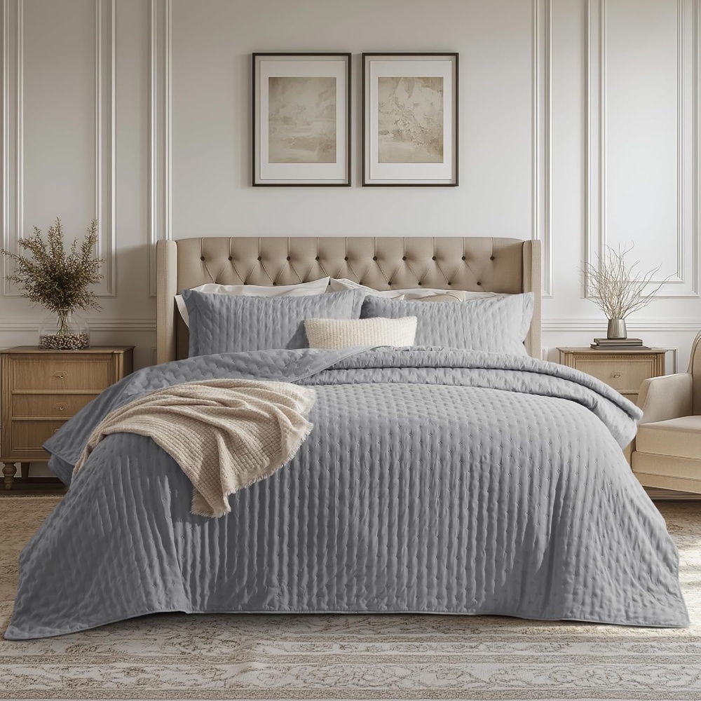 image:imageBedsure Quilts Queen Size Bedspread Thin Comforter Charcoal Coverlet AllSeason Bedding Soft Modern Clover Pattern StitchFree QuiltTech PetFriendly Machine Washable 90x96in 3 Pcs18 Grey Clover