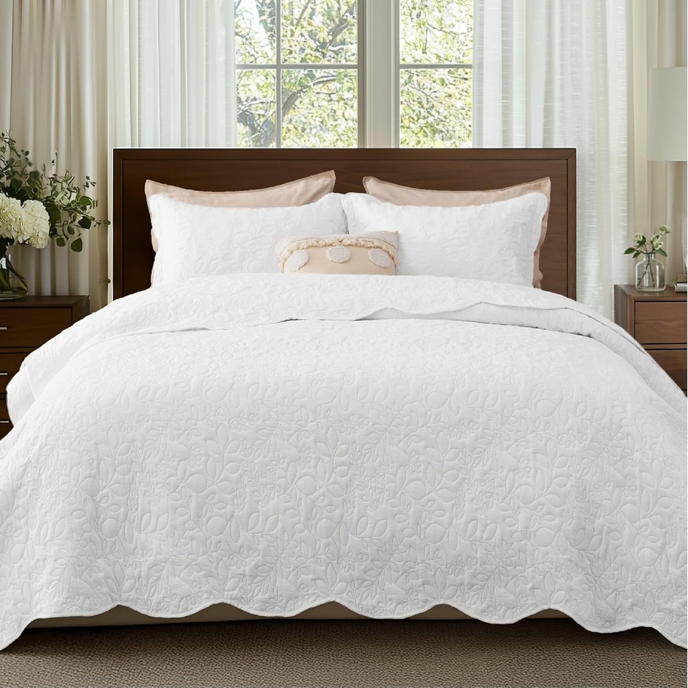 image:imageBedsure Quilts Queen Size Bedspread Thin Comforter Charcoal Coverlet AllSeason Bedding Soft Modern Clover Pattern StitchFree QuiltTech PetFriendly Machine Washable 90x96in 3 Pcs17 Bright White Leaf