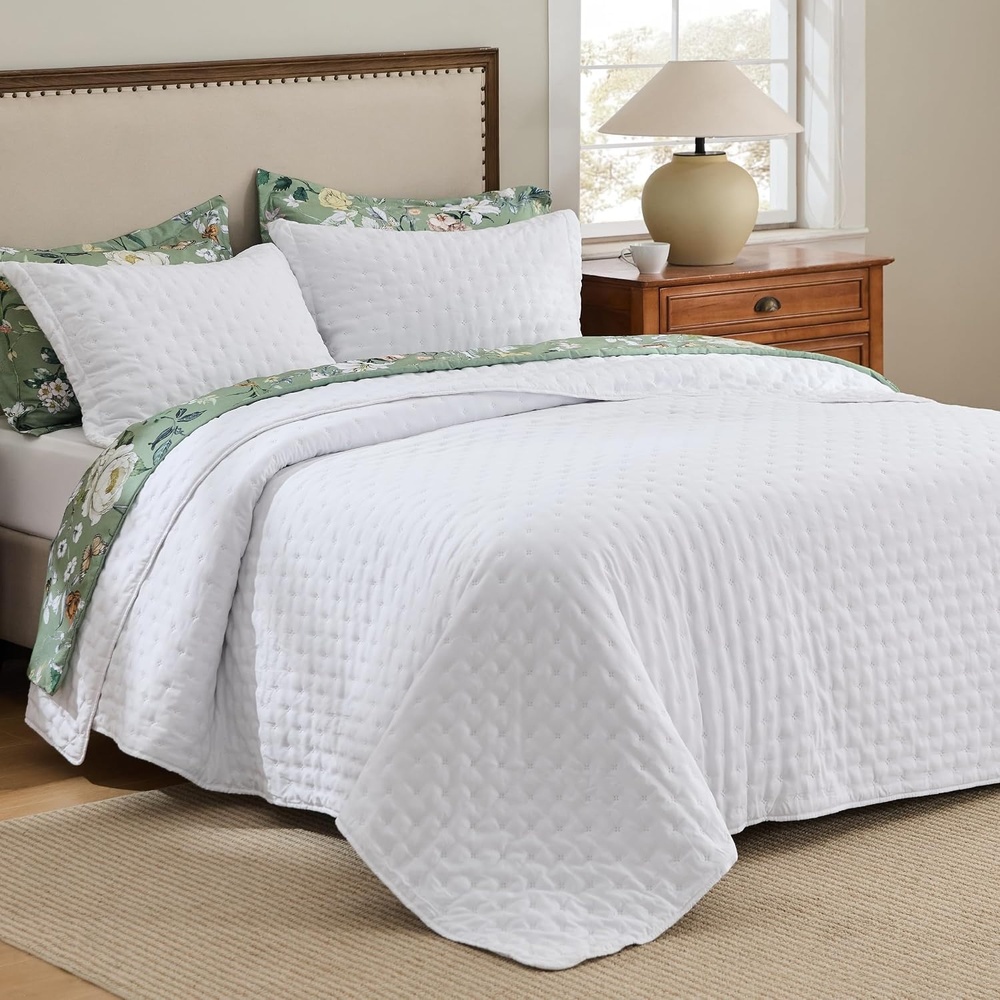 image:imageBedsure Quilts Queen Size Bedspread Thin Comforter Charcoal Coverlet  AllSeason Bedding Soft Modern Clover Pattern StitchFree QuiltTech PetFriendly Machine Washable 90x96in 3 Pcs01  Bright White  Clover