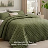 Bedsure Quilts Queen Size Bedspread, Thin Comforter, Charcoal Coverlet | All-Season Bedding, Soft, Modern Clover Pattern, Stitch-Free Quilt-Tech, Pet-Friendly, Machine Washable, 90x96in, 3 Pcs(18 – Olive Green – Clover)
