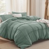 Bedsure Textured Duvet Cover King Size, Soft & Breathable Comforter Cover for All Season, 3 Pieces Wrinkle-Resistant Zipper Bedding with 8 Corner Ties, Olive Green(11 – Green – Grid (No Comforter))