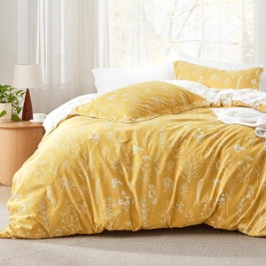 Bedsure Light Grey Queen Comforter Set – Reversible Floral Bed Set, Soft Summer Lightweight Bedding for Bedroom, 1 Soft Botanical Flowers Comforter and 2 Pillow Shams(18 – Glod)