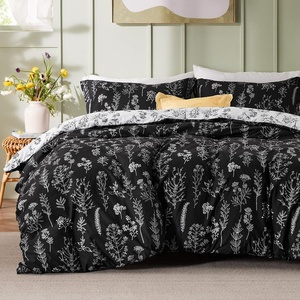 Bedsure Light Grey Queen Comforter Set – Reversible Floral Bed Set, Soft Summer Lightweight Bedding for Bedroom, 1 Soft Botanical Flowers Comforter and 2 Pillow Shams(22 – Black)
