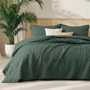 Bedsure Queen Size Quilt, Lightweight Comforter Set, Mineral Blue Bedspread | Coverlet, Basket Weave, All-Season Comfort, Skin-Friendly Soft, Breathable, Machine Washable, 90″x96″, 3 Pcs, 2 Pillow Shams(07 – Dark Green)